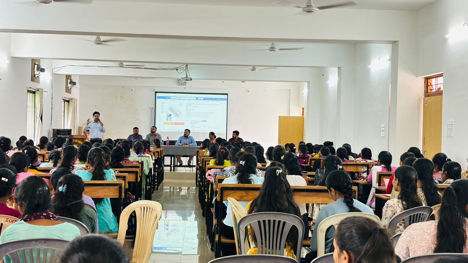 Yuva Dhamtari homepage banner